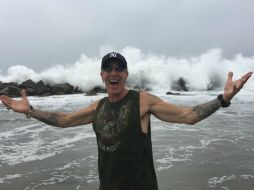 '¡Vaya forma de llamar la atención!', tuiteó el rockero. TWITTER / @deesnider