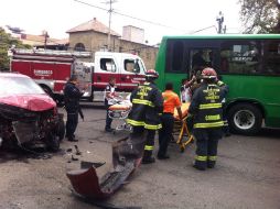 Los lesionados son atendidos por Servicios Médicos, Cruz Roja y Protección Civil y Bomberos de Guadalajara. TWITTER / @PCYBOMGDL