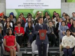 Peña Nieto pide a las instituciones federales que incluyan en sus reglas de operación y programas la perspectiva de género. TWITTER / @PresidenciaMX