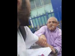 En el video se ve como el chofer jalonea e insulta al pasajero. YOUTUBE / Jesús Leonardo Aponte Gómez