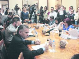 A través de la ley se busca controlar el endeudamiento excesivo de ayuntamientos. ESPECIAL /