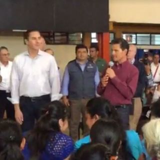 Peña Nieto visita a afectados por 'Earl' en Puebla