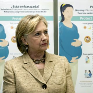 Clinton pide a Congreso recursos para combatir el zika
