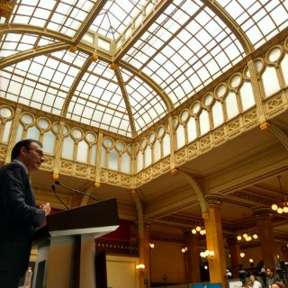 La SHCP, atenta a reuniones de Segob e IP: Videgaray