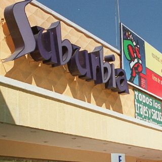 Wal-Mart acuerda venta de Suburbia a Liverpool