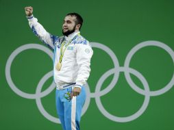 El pesista kazajo Nijat Rahimov ganó este miércoles la medalla de oro. AP / M. Groll