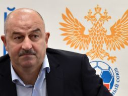 El objetivo del nuevo seleccionador ruso es levantar la moral del equipo tras el fiasco de la Eurocopa. AFP / A. Nemenov