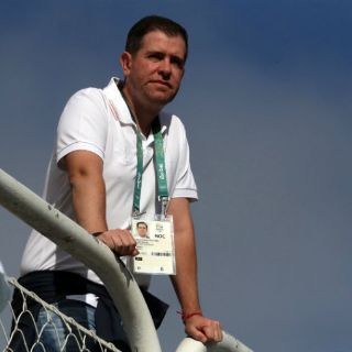 Si tuviéramos un Phelps, federaciones lo frenarían: Castillo