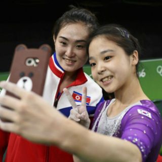 Gimnasta surcoreana 'sorprendida' por comentarios sobre selfie con norcoreana