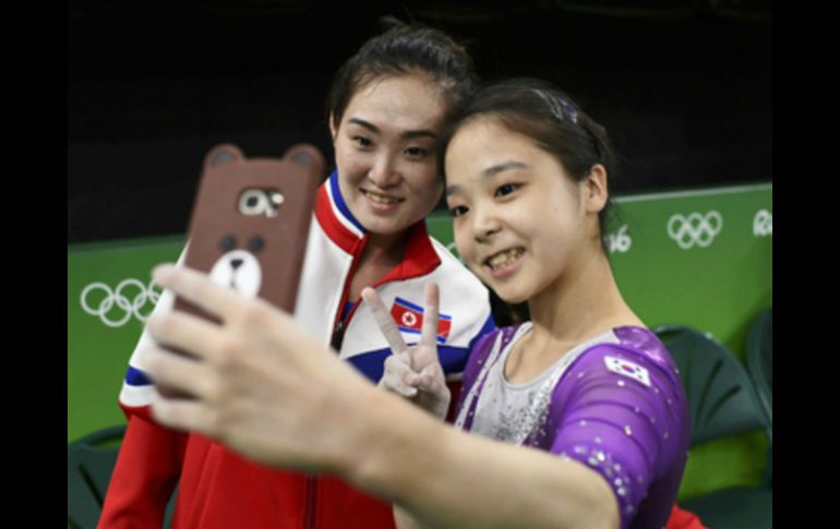 Thomas Bach, presidente del COI, destacó el gran gesto como ilustración del espiritú olímpico. ESPECIAL /