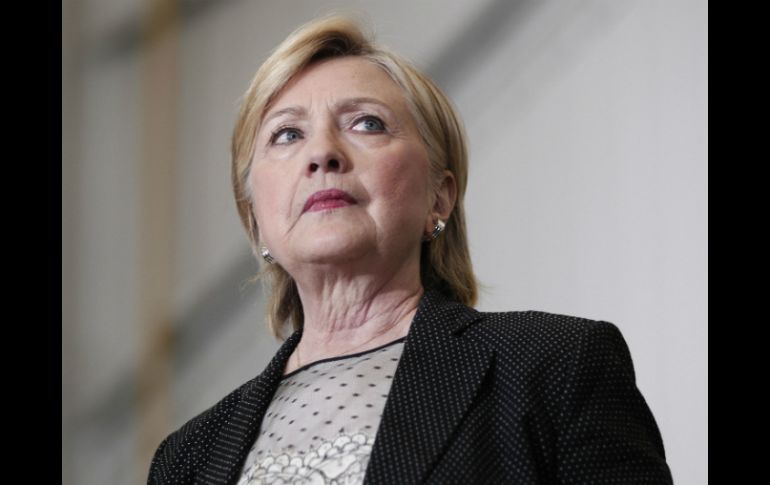 ''Trump se está escondiendo detrás de excusas falsas'', declaran en la campaña de Hillary. AFP / B. Pugliano