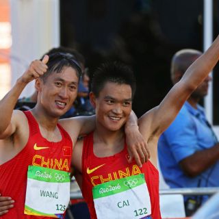 China se lleva el oro y la plata en marcha olímpica