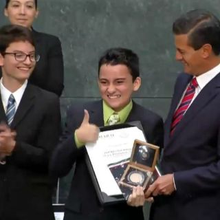 Jóvenes inspiran y nutren el camino de México: Peña Nieto