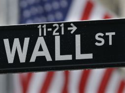 El Dow Jones de Industriales baja hasta 18 mil 576.47 unidades y el selectivo S&P 500 cede hasta 2.184,05 enteros. AP / S. Wening