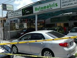 El hombre estaba apunto de comprar un auto usado en la colonia Postes Cuates. ESPECIAL /