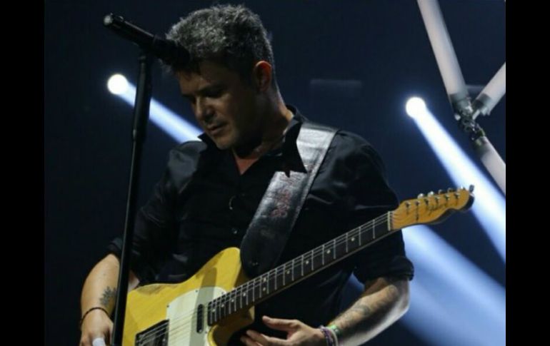 'Sirope Vivo Tour' es un concierto en el que se esperan escuchar sus ya conocidos éxitos como: Amiga mía y Corazón partío entre otras. TWITTER / @AlejandroSanz