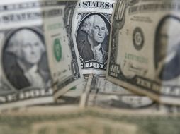 La divisa norteamericana se ofrece en un máximo de 18.95 pesos y se adquiere en una menor cotización de 17.20. EFE / ARCHIVO