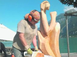 Experimentada. Ana Laura ha dejado su huella en el mundo con más de 30 esculturas de gran formato. ESPECIAL / A. P. Luna
