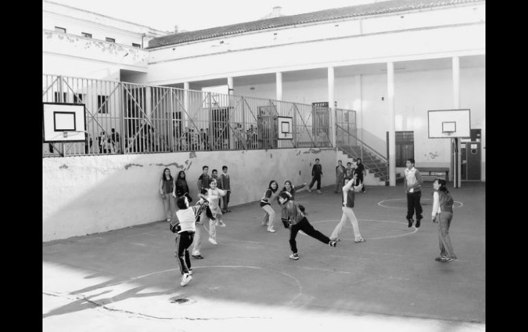 Las olimpiadas de la cuadra. Los Vinagrillo solían ser el terror de los más pequeños. ESPECIAL /