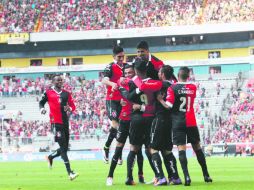 Los rojinegros pusieron la cereza al pastel por el festejo del aniversario 100 del Club Atlas. EL INFORMADOR / M. Vargas