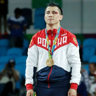 Rusia conquista oro en lucha grecorromana