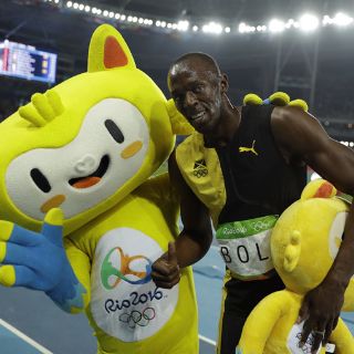 Usain Bolt logra el oro en 100 metros planos