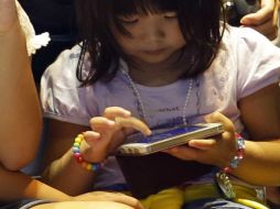 Internet permite la educación a distancia y en cualquier momento. AP / S. Kambayashi