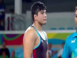 El representante georgiano, Roberti Kobliashvili se vio muy superior a partir de la segunda fase de la pelea. TWITTER / @CONADE