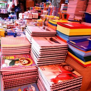 Aumenta costo de surtir lista de útiles en 2016: Profeco