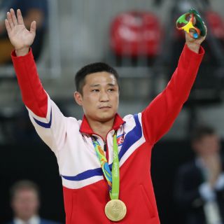 Corea del norte logra oro en salto de caballo de Río