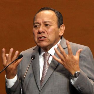 Zambrano critica a Iglesia por dichos sobre bodas gay