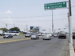 Los vecinos temen que el mal estado del asfalto provoque accidentes. EL INFORMADOR / ARCHIVO