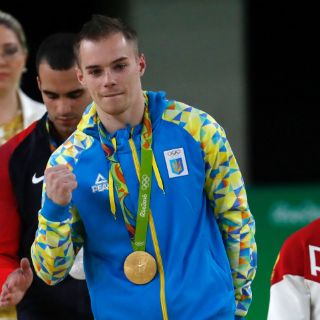 Ucrania se lleva oro en barras paralelas de Río