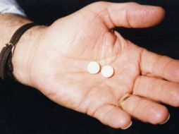 Tomar medicamentos sin prescripción médica pueden llegar a ocasionar graves riesgos a la salud. NTX / ARCHIVO