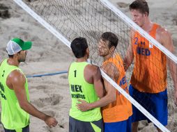 Los mexicanos en su  último duelo en contra de Holanda. MEXSPORT / J.Martínez