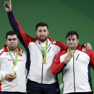 Georgia gana oro y rompe récord olímpico en halterofilia