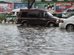 Protección Civil pide a la población reforzar techos, muros y ventanas de viviendas, como medidas preventivas. NTX / ARCHIVO