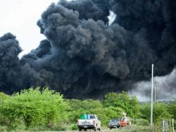 El gobierno ya tiene listo albergues en caso de que el viento cambie la dirección de las llamas. AFP / A. Zuñiga