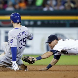 Ian Kinsler da triunfo a los Tigres