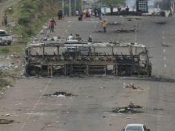 Maestros citan los nombres de los fallecidos el domingo 18 de junio y cerraron con un minuto de aplausos. AP / ARCHIVO