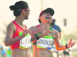 Dominadora desde el inicio hasta 50 metros antes de la meta, María Guadalupe González (derecha) se colgó la plata. SUN /
