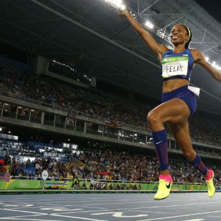 Allyson Felix gana su sexto oro en relevo 4x400 metros
