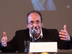 El escritor falleció esta madrugada en un accidente automovilístico, rumbo a la ciudad de Guadalajara. EFE / ARCHIVO