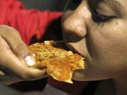 Uno de los principales motivos del alto consumo de sal entre los mexicanos es que no existe una cultura de revisión de los alimentos. NTX / ARCHIVO