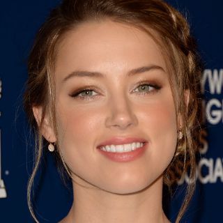 Amber Heard celebra su divorcio con amigas