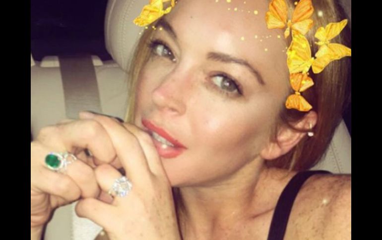 La famosa dice que no se había quitado el anillo porque aún quería arreglar las cosas con su novio. INSTAGRAM / lindsaylohan