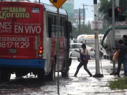 La lluvia también dejó inundaciones en diferentes puntos de la ZMG. EL INFORMADOR / ARCHIVO