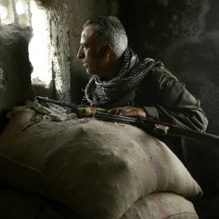 Fuerzas kurdas y régimen sirio alcanzan alto al fuego en Al Hasaka