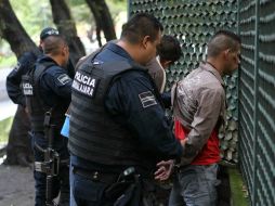 Los uniformados logran la detención de los presuntos ladrones, que son entregados al Ministerio Público. EL INFORMADOR /