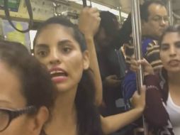 Las personas han manifestado su molestia hacia las jóvenes, expresando que les parece horrible la falta de respeto. YOUTUBE / Alfredo